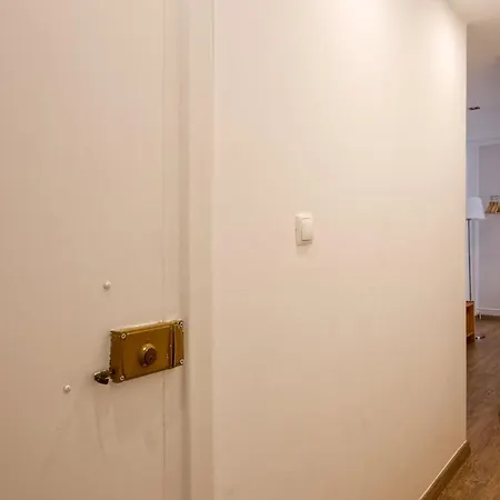 Cozy In Lisbon's Center! *