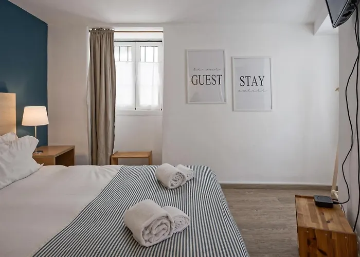 شقة Cozy In Lisbon's Center!